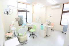 診療室（2）